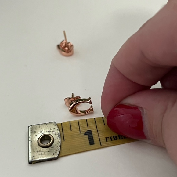 Authentic COACH SIGNATURE C STUD EARRINGS in Rose Gold Colour - Picture 8 of 8